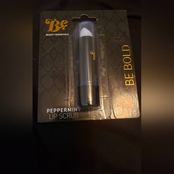 NEW Makeup Bundle. - Picture 7 of 10